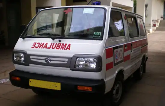 कोरोना मरीज को 25 किमी दूर अस्पताल पहुंचाने पर एम्बुलेंस चालक ने वसूले 42000 रुपये