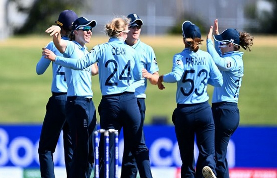 महिला विश्व कप : भारतीय महिला टीम इंग्लैंड के हाथों 4 विकेट से हारी 