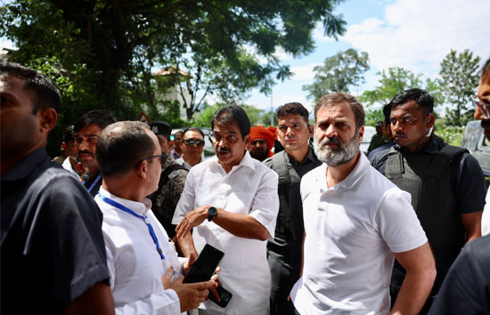 मणिपुर हिंसा पीड़ितों से बिना मिले लौट रहे राहुल गांधी, कांग्रेस ने बोला हमला, पूछा आखिर डर किस बात का है?