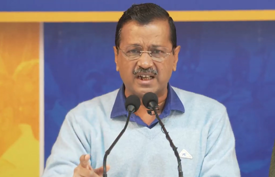 यमुना विवाद पर केजरीवाल का मुख्य चुनाव आयुक्त पर बड़ा हमला, बोले-राजनीति करनी है तो चुनाव लड़ लें राजीव कुमार