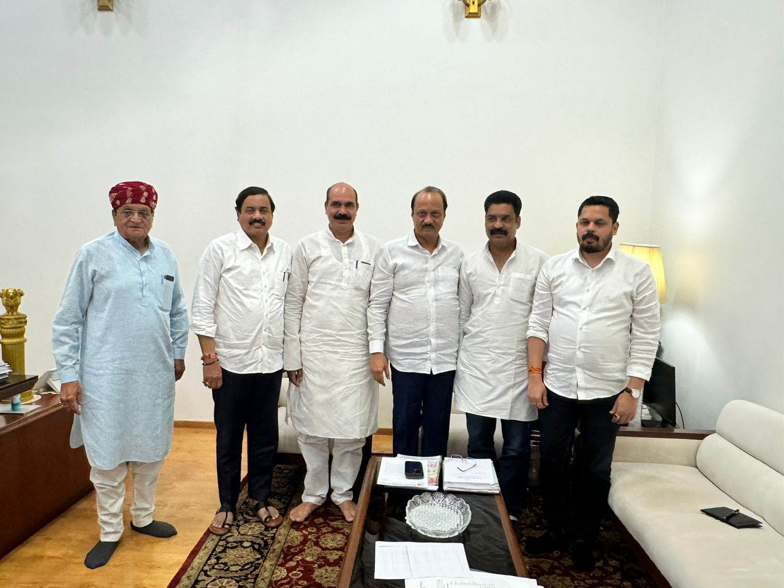 शरद को छोड़ अजीत पवार गुट के साथ हुए धनंजय शर्मा, अजीत पवार ने जॉइन करायी पार्टी