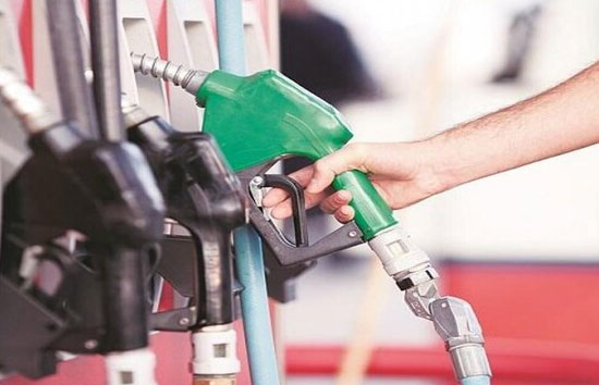 Petrol Diesel Price Today : नोएडा में बढ़े पेट्रोल डीजल के दाम, पटना में हुआ सस्ता, चेक करें ताजा रेट 