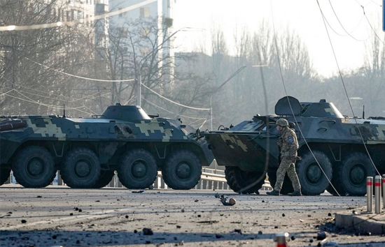 यूक्रेन में रूस के हमले का आज 17वां दिन, 25 लाख लोगों ने छोड़ा देश, 15 छोड़ने की तैयारी में