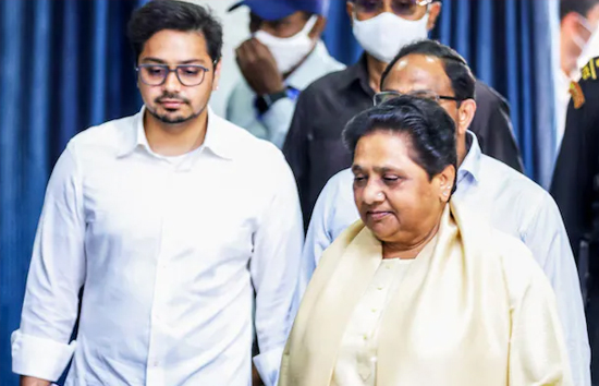 मैं बहन जी के हर फैसले का सम्मान करता हूं... सभी पदों से हटाए जाने के बाद आकाश आनंद ने दी प्रतिक्रिया