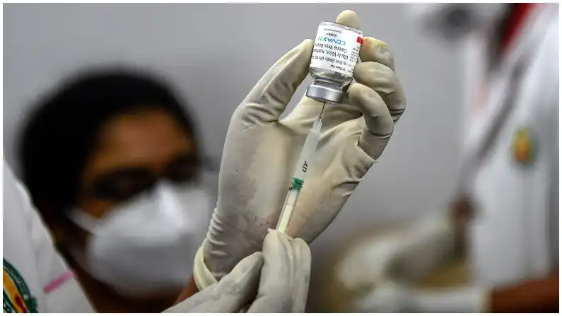 दिल्‍ली में शनिवार को 1.68 लाख कोरोना वैक्‍सीन डोज लगीं, तीसरी लहर के लिए बरतें सावधानी