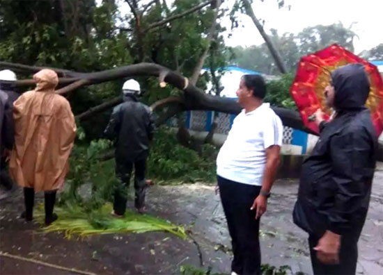 चक्रवाती तूफान 'बुलबुल' ने पश्चिम बंगाल और ओडिशा में मचाई तबाही, 3 की मौत
