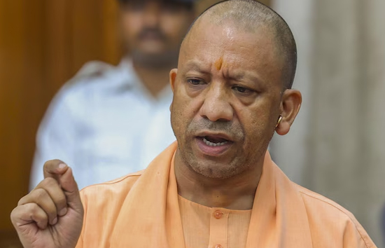 मुख्यमंत्री योगी आदित्यनाथ को बम से उड़ाने की मिली धमकी, व्हाट्सएप ग्रुप में भेजा वीडियो, FIR दर्ज