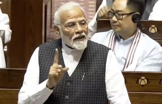 रामगोपाल जी भतीजे अखिलेश को भी बताएं कि राजनीति में एंट्री करते ही सीबीआई का शिकंजा कसने वाला कौन था?