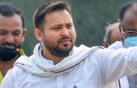 जमीन के बदले नौकरी मामले में लालू के बाद ईडी आज तेजस्वी यादव से करेगी पूछताछ