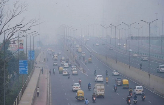 दिल्ली-एनसीआर की हवा हुई जहरीली, सांस लेना हुआ मुश्किल, एक्यूआई 500 पार