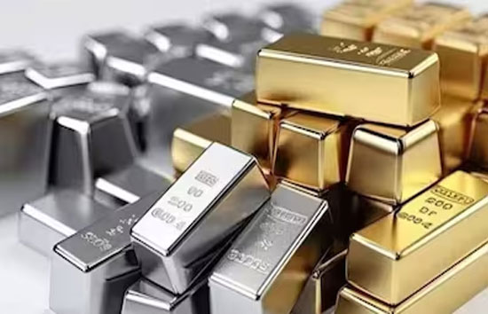 Gold Silver Prices Today : सप्ताह के पहले दिन चांदी 4000 रुपये हुई सस्ती, सोने के भी गिरे दाम 