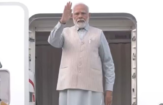 15वें ब्रिक्स शिखर सम्मेलन में हिस्सा लेने के लिए पीएम मोदी दक्षिण अफ्रीका रवाना, चीन के राष्ट्रपति से होगी मुलाकात 