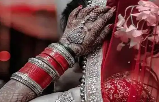 यूपी : एक विवाह ऐसा भी, जहां दुल्हन ने चौखट पर पैर रखने से पहले दूल्हे को जड़ दिया थप्पड़  