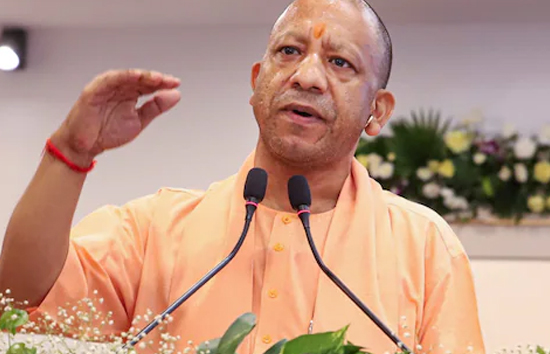 सीएम योगी का आदेश, अब आसानी से बनेगा आधार कार्ड, हर ग्राम सचिवालय में खुलेंगे आधार सेवा केंद्र 