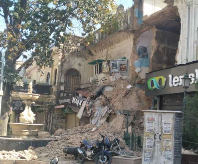 लखनऊ: एतिहासिक इमारत इमामबाड़ा सिब्तैनाबाद की बिल्डिंग गिरी, बड़ा हादसा टला