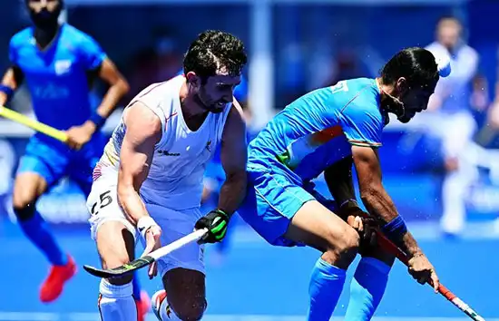 Tokyo Olympics : भारतीय हॉकी टीम के फाइनल से बाहर, अब ब्रॉन्ज मेडल की बची उम्मीद 