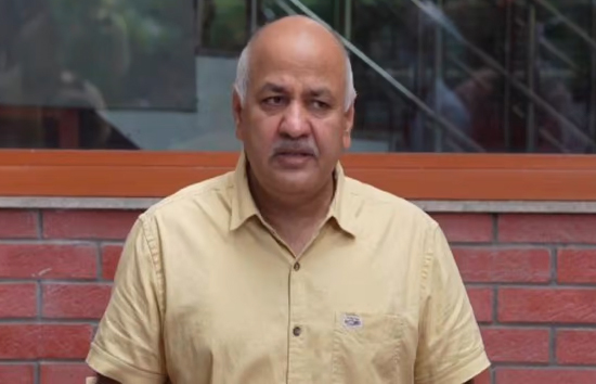 मनीष सिसोदिया के खिलाफ लुकआउट सर्कुलर जारी, दिल्ली से नहीं जा सकते बाहर 