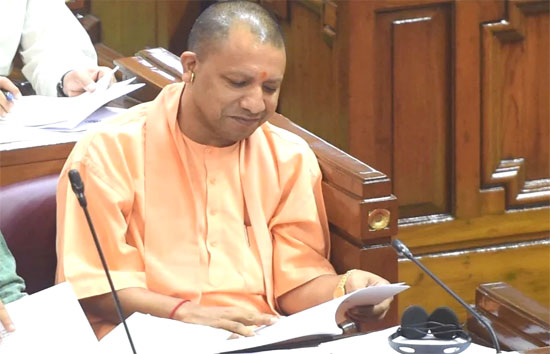 विधान सभा सत्र के दौरान CM योगी ने पढ़ी 'बेवफाई' शायरी' सोशल मीडिया पर वायरल 