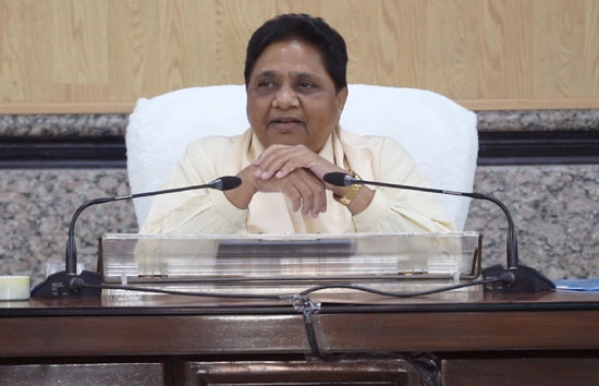 मायावती ने भाजपा और विपक्ष के गठबंधन से बनाई दूरी, कहा-दोनों में सत्ता के लिए हो रहा आपसी तालमेल 