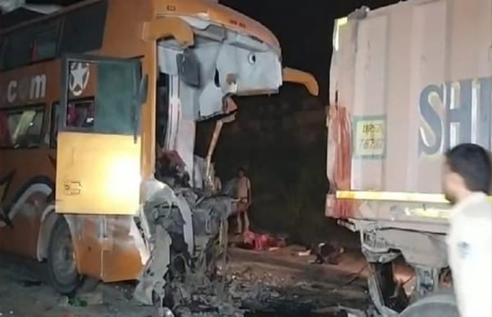 मध्य प्रदेश : रीवा में भीषण सड़क हादसा, 15 की मौत, मुख्यमंत्री शिवराज ने की योगी आदित्यनाथ से बात 