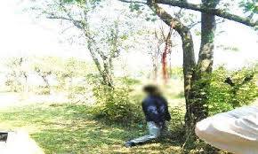 कैंट में पेड़ से लटकती मिली सिपाही की लाश, इलाके में फैली दहशत