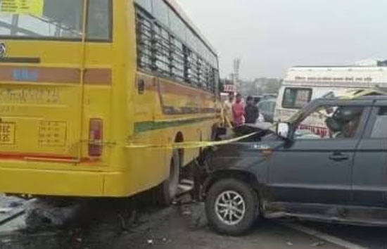 दिल्ली-मेरठ एक्सप्रेस-वे पर स्कूल बस से टकराई कार, छह की मौत, सीएम योगी दुखी 
