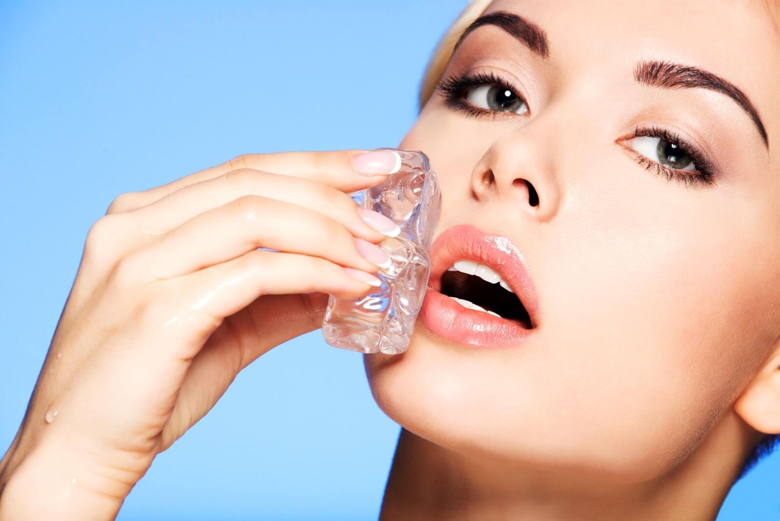  जानें - गर्मी में चेहरे पर Ice Massage करने के फायदें 